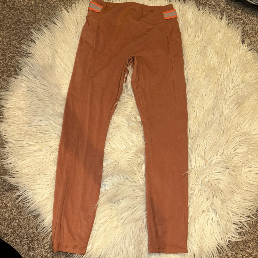 Fabletics Motion 365 Medium Women’s Terra High Waisted 7/8 Leggings with Pockets